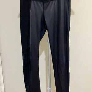 Vimmia Black Athletic Leggings
Size L